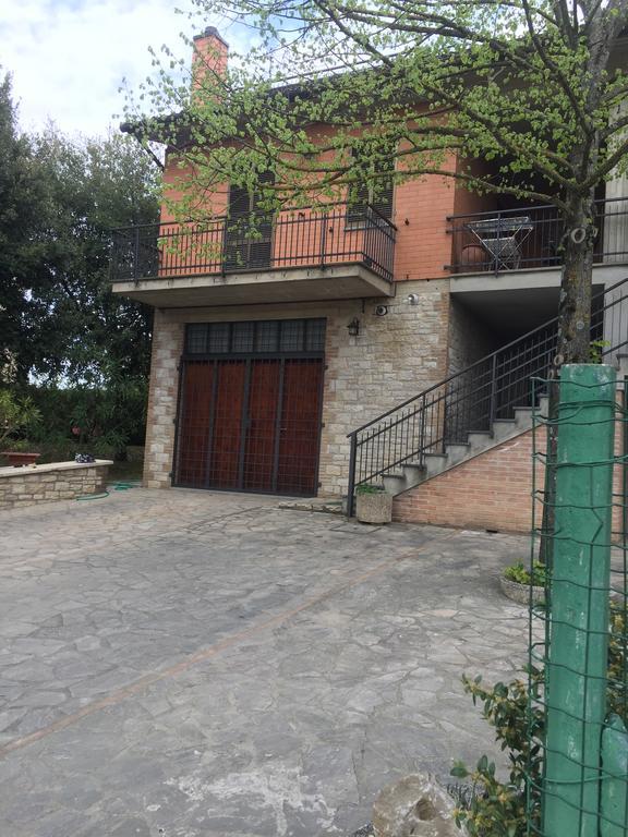 Appartamento Dell Agriturismo Pane E Olio Todi Exterior photo